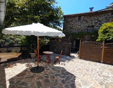 Gîte La Maison Bleue à Saint Mélany